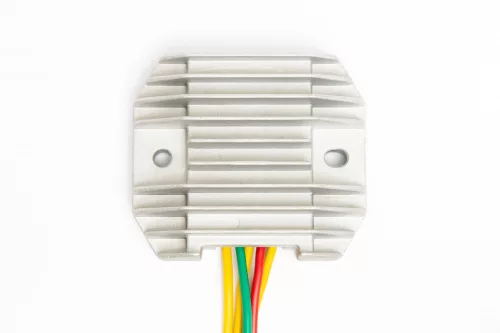 Three-phase MOSFET regulator rectifier